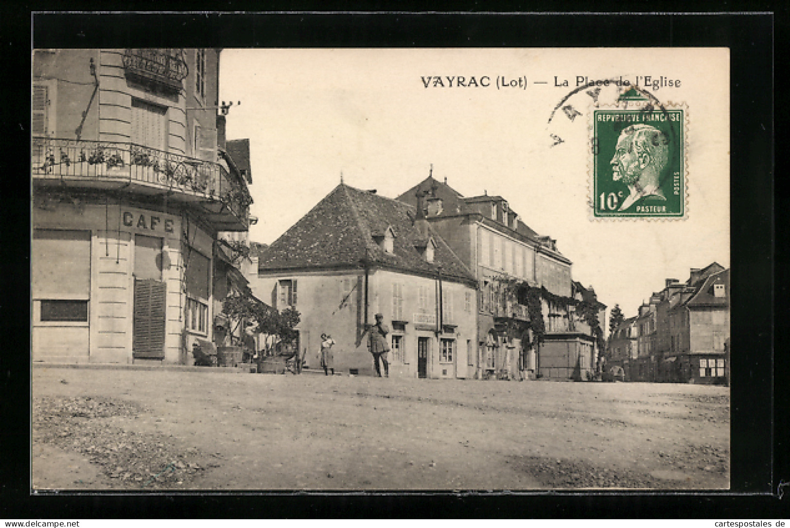 CPA Vayrac, La Place De L`Eglise  - Vayrac