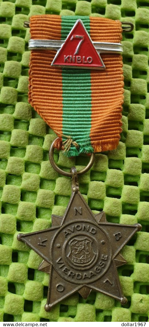 Medaile   :  K.N.B.L.O. Avondvierdaagse Nijmegen 7 - 1958-1966 -  Original Foto  !!  Medallion  Dutch . - Sonstige & Ohne Zuordnung