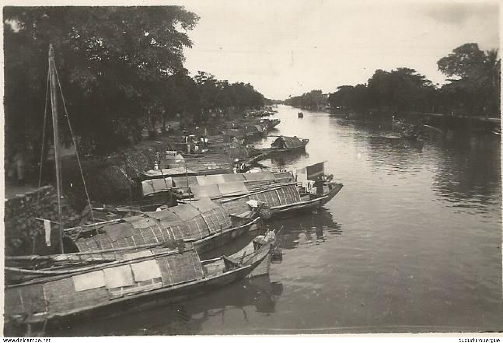 VIETNAM , INDOCHINE ,  HUE DANS LES ANNEES 1930 : LE  CANAL DONG - BA - Asia