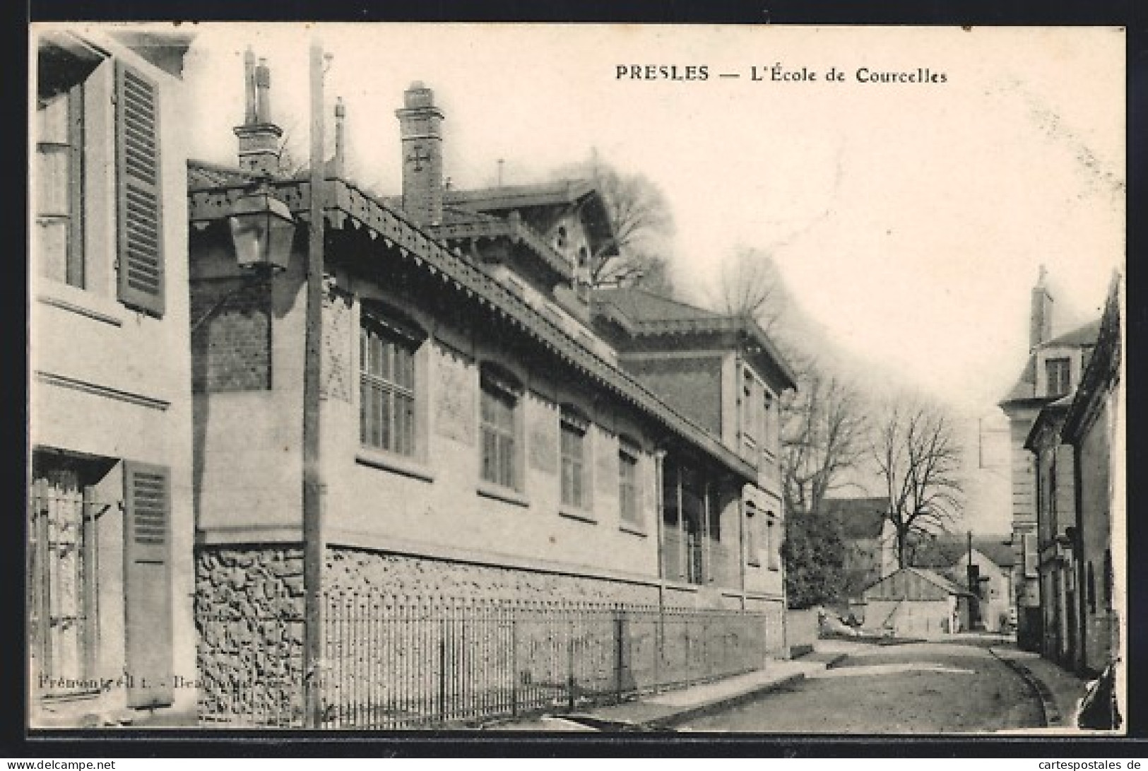 CPA Presles, L`Ecole De Courcelles  - Presles