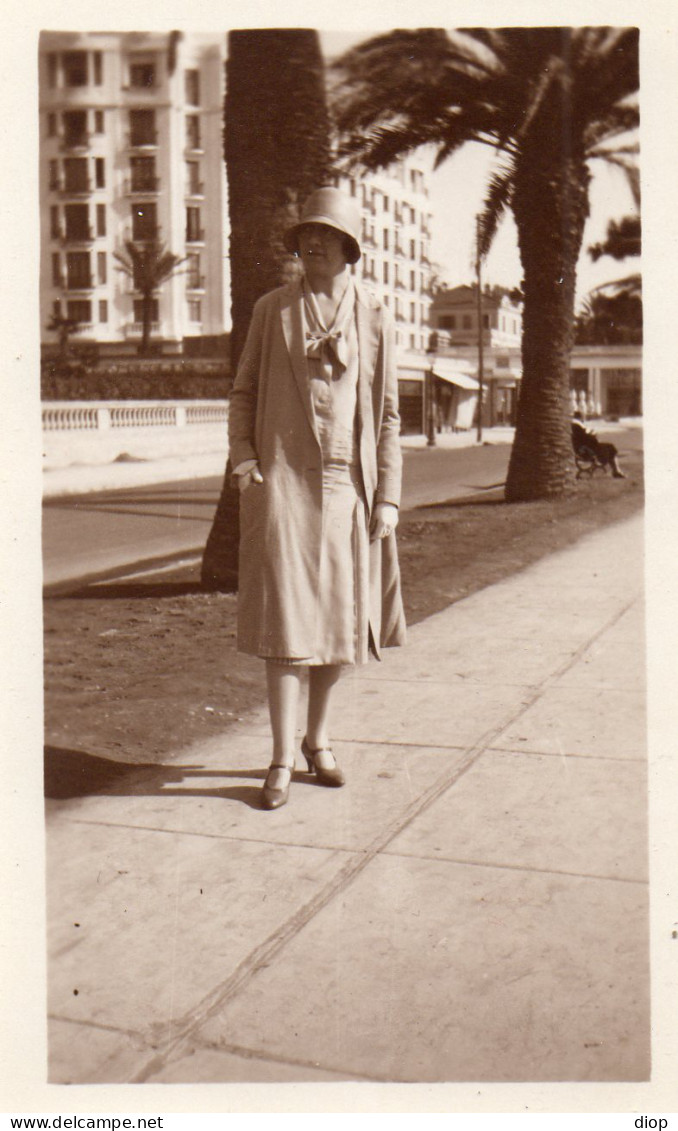 Photo Vintage Paris Snap Shop - Cannes Femme Fashion Mode - Places