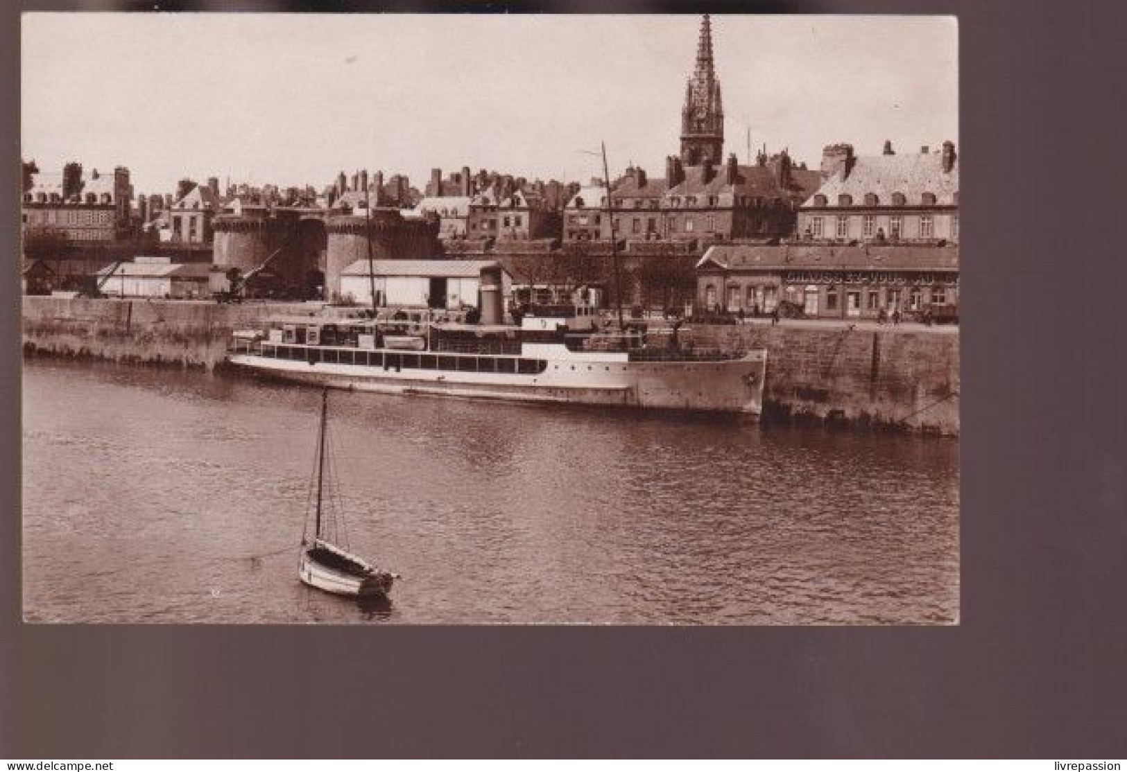 Cpa , Saint Malo  Le  Dinard Dans L'avant Port  , Non  Voyagé - Cargos