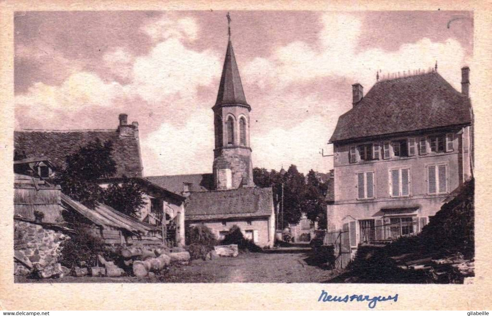 15 - Cantal -  NEUSSARGUES - Le Bourg Et L Eglise - Other & Unclassified