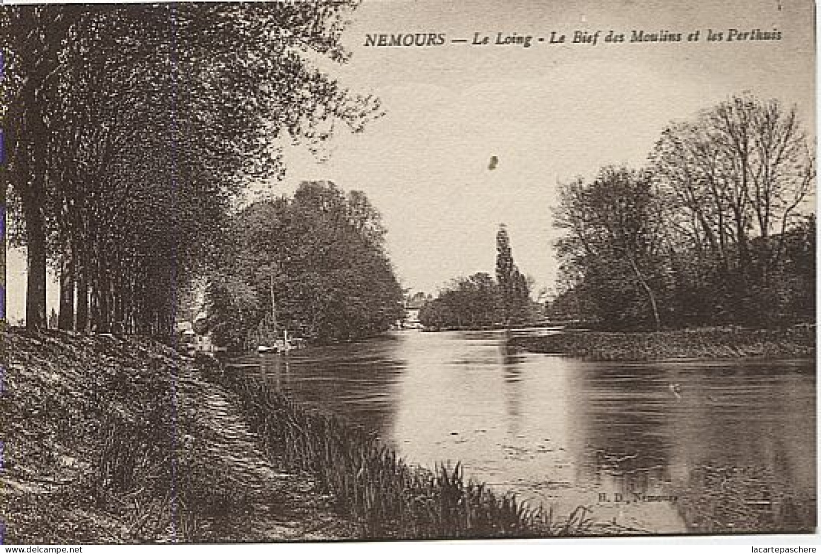 X123560 SEINE ET MARNE NEMOURS LE LOING LE BIEF DES MOULINS ET LES PERTHUIS - Nemours