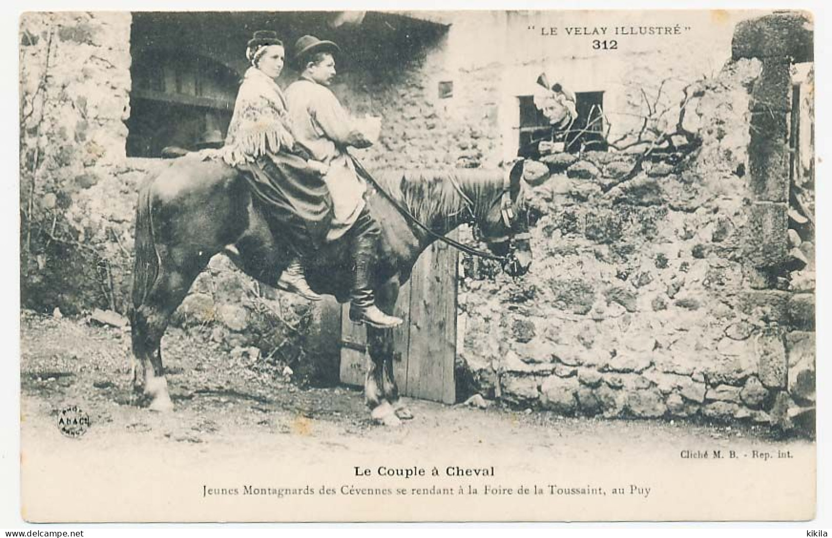 CPA 9 X 14 Costume Folklorique AUVERGNE (21) Le Velay Illustré - Haute Loire - Le Couple à Cheval - Jeunes Montagnards* - Costumes