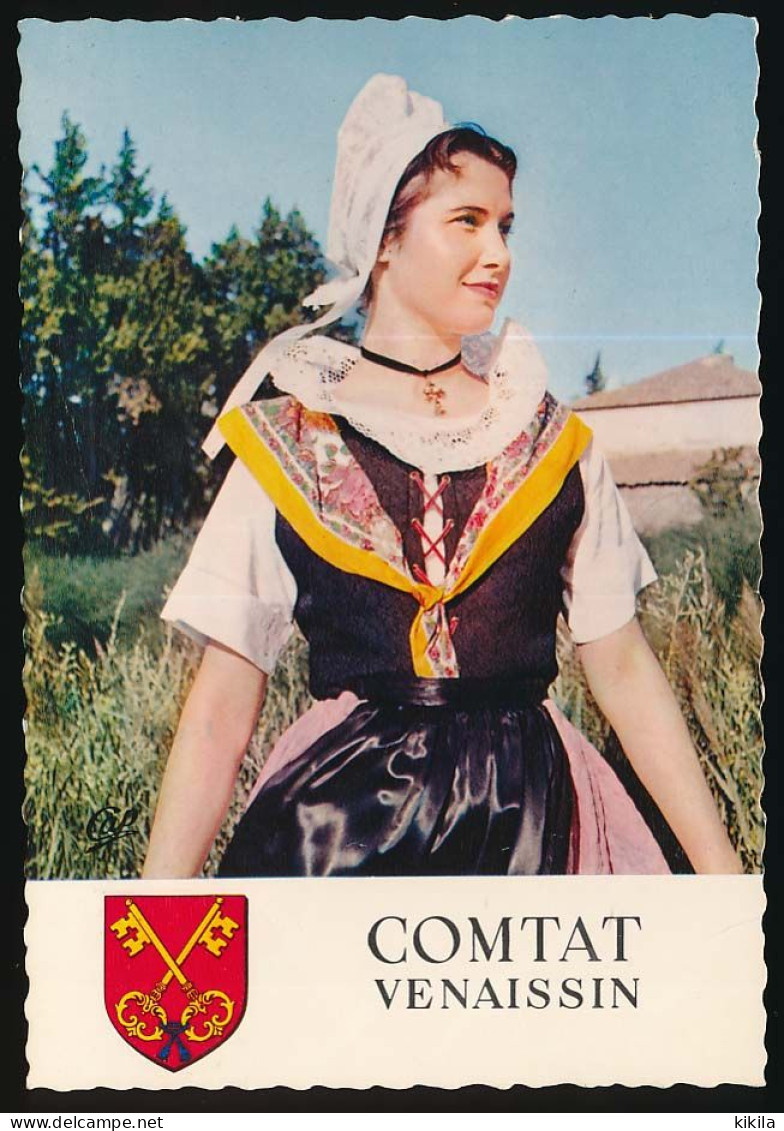 CPSM Dentelée 10.5 X 15 COMTAT VENAISSIN Bourgeoise Rurale Comtadine En Costume Du 18° S. Coiffée "à La Grecque" * - Vestuarios