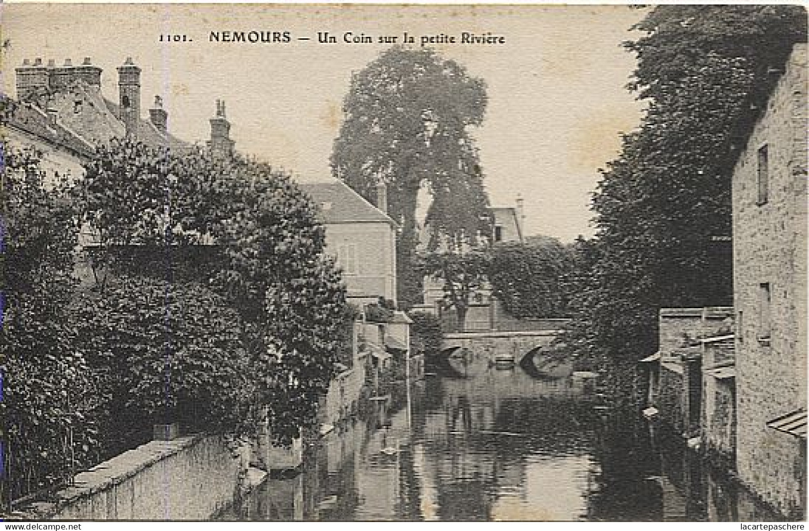 X123565 SEINE ET MARNE NEMOURS UN COIN SUR LA PETITE RIVIERE - Nemours