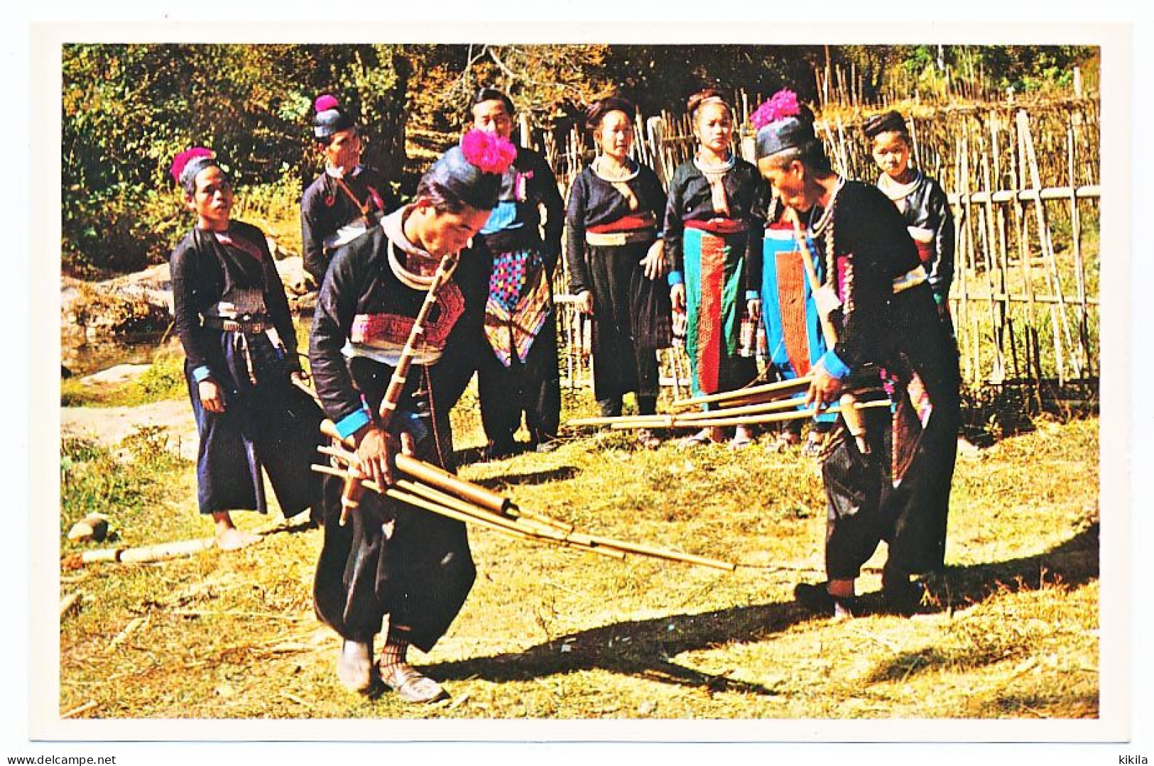 CPSM 10.5 X 15 Thaïlande (8) Thai-Meo Hill-Tribe Men And Women Playing Music By Using Bamboo-Sticks At Chiengmai * - Thailand