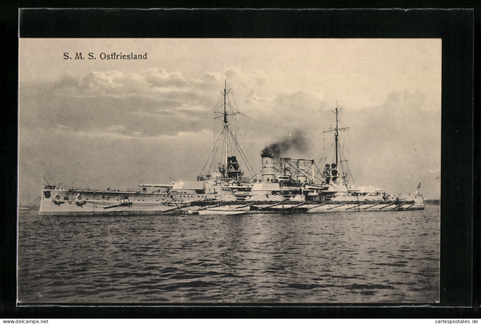 AK Kriegsschiff SMS Ostfriesland, Backbordseite  - Warships