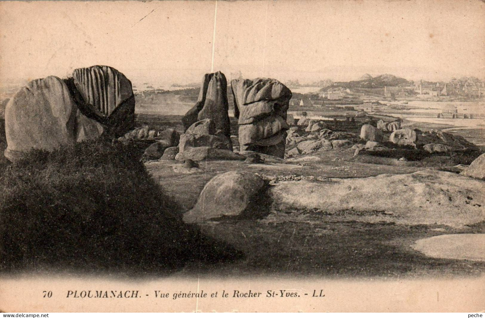 N°3028 W -cpa Ploumanach -vue Générale Et Le Rocher St Yves- - Ploumanac'h