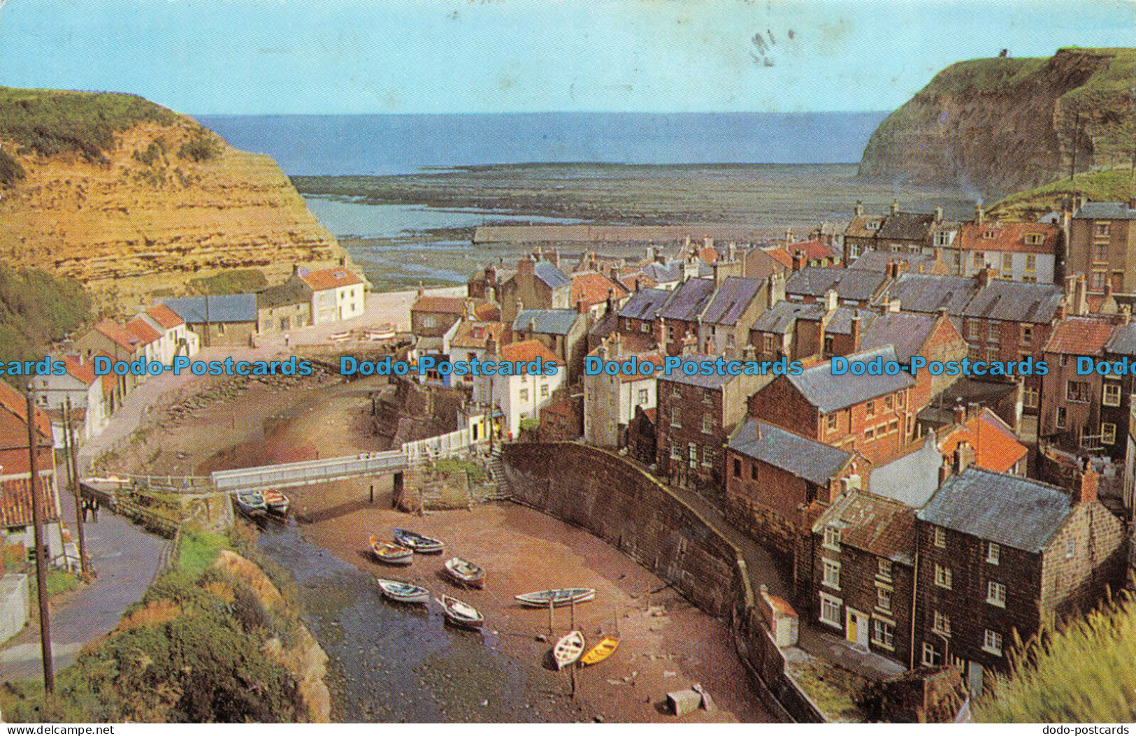 R068501 The Beck. Staithes. Salmon. 1983 - World