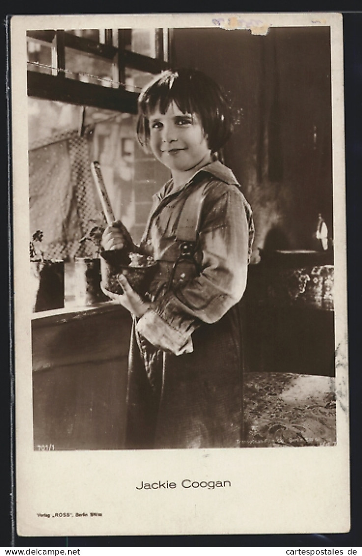 AK Schauspielerin Jackie Coogan Mit Latzhose  - Actors