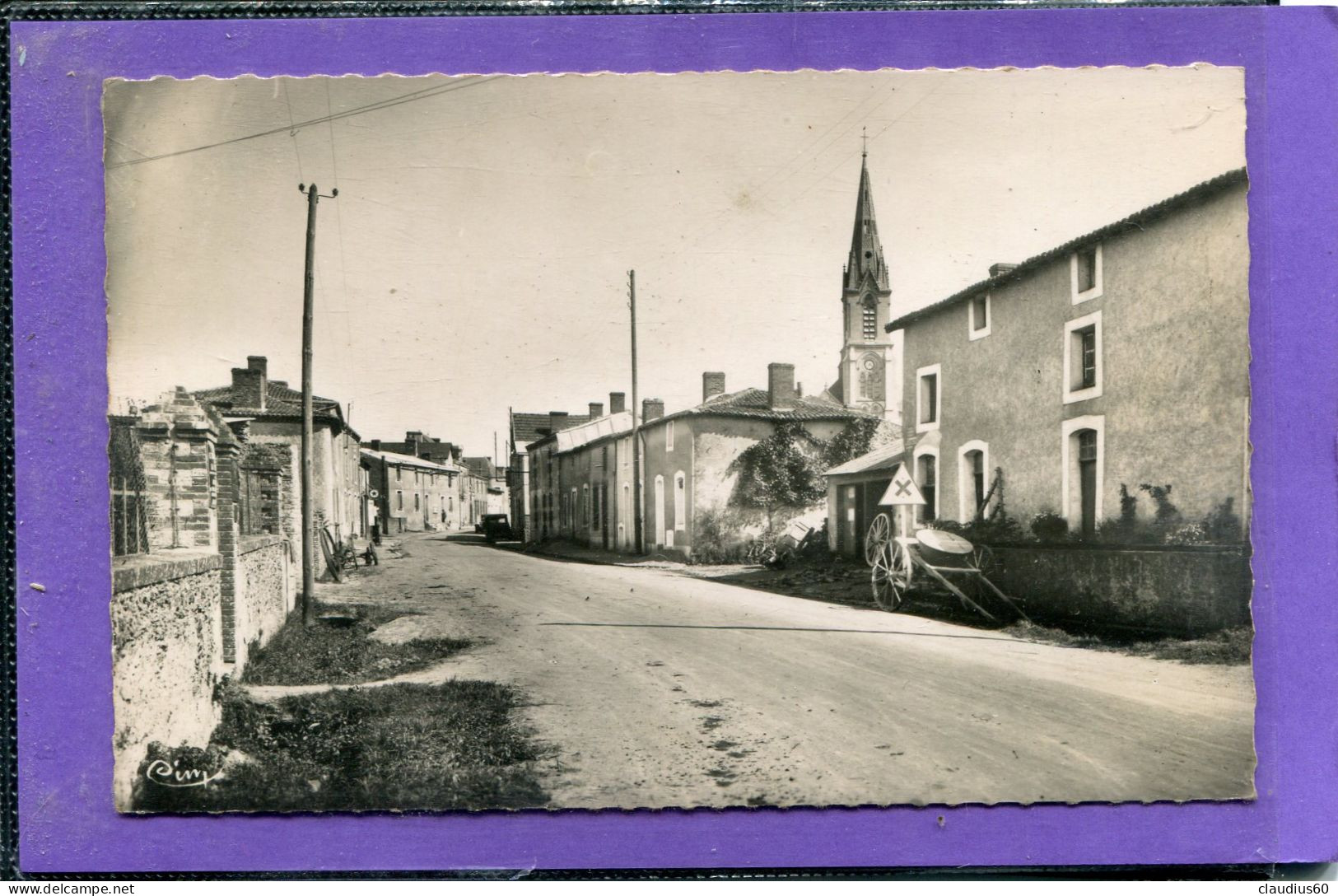 49  .ST - QUENTIN  - EN - MAUGES  ,  Route De CHAUDRON     .cpsm  9 X 14 . - Autres & Non Classés