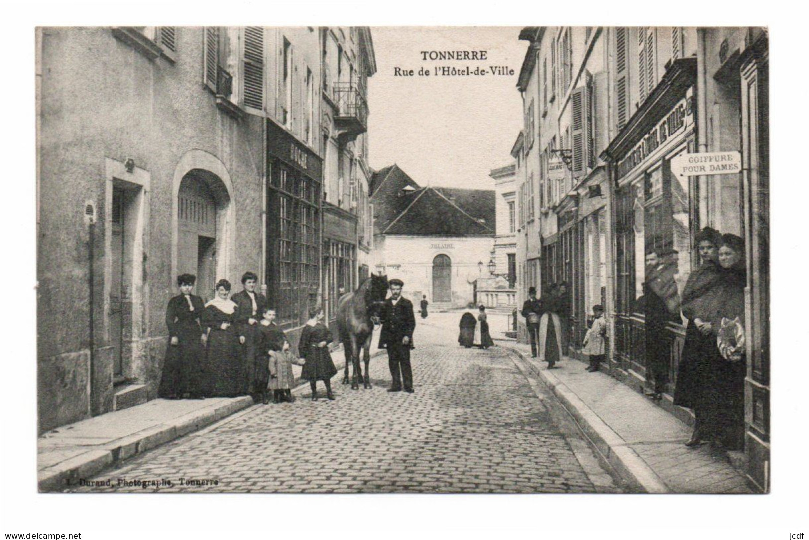 89 TONNERRE - Rue De L'Hôtel De Ville - Photo Durand - Coiffure Pour Dames - Cheval - Bien Animée - Tonnerre