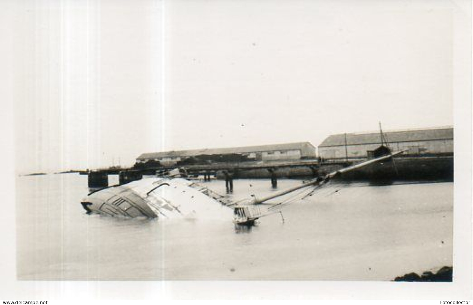 Brest (29) : Epave Du Cablier Pierre Picard Le 19 Décembre 1952 - Boats