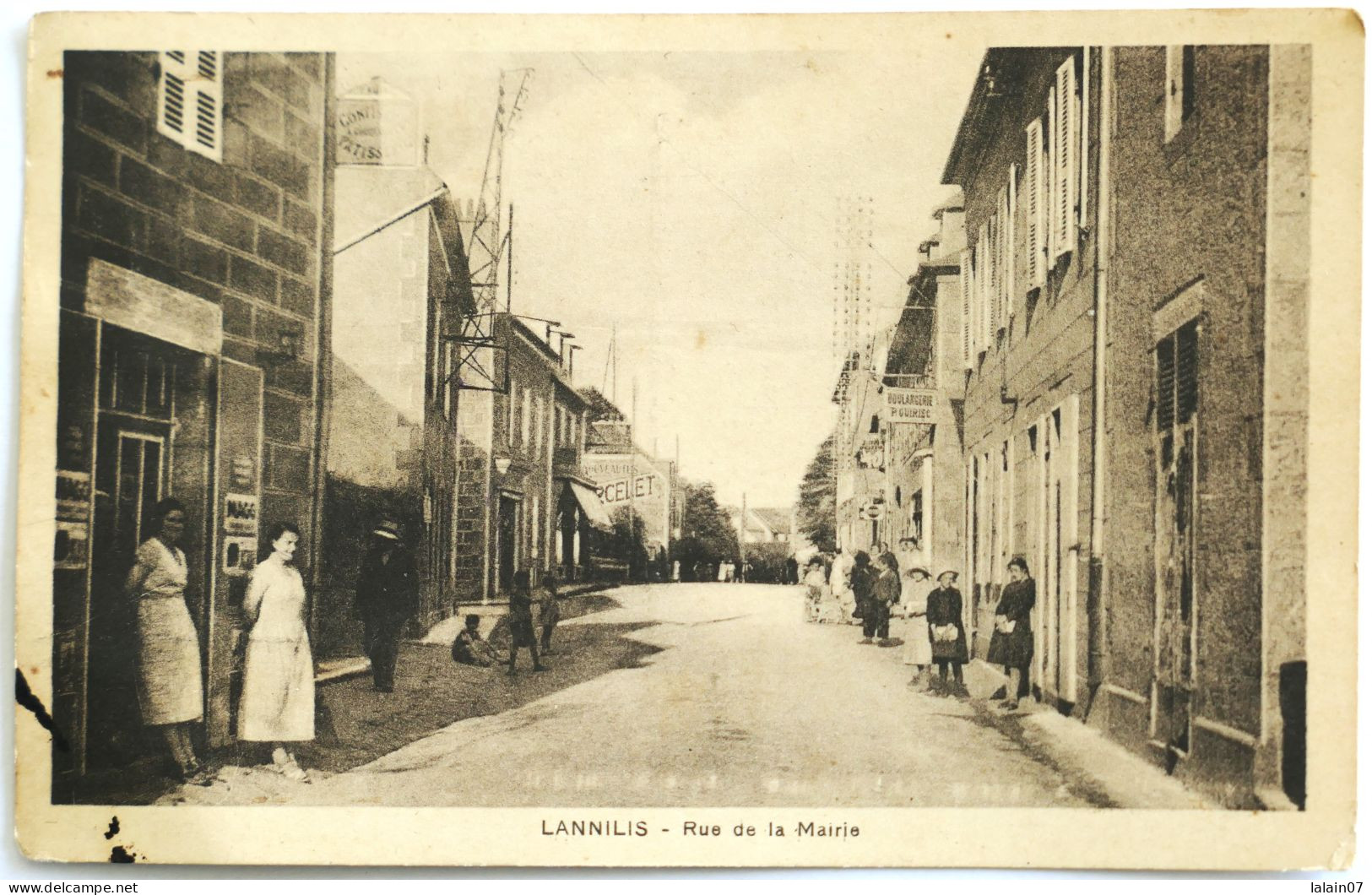 C. P. A. : 29 : LANNILIS : Rue De La Mairie, Animé - Other & Unclassified