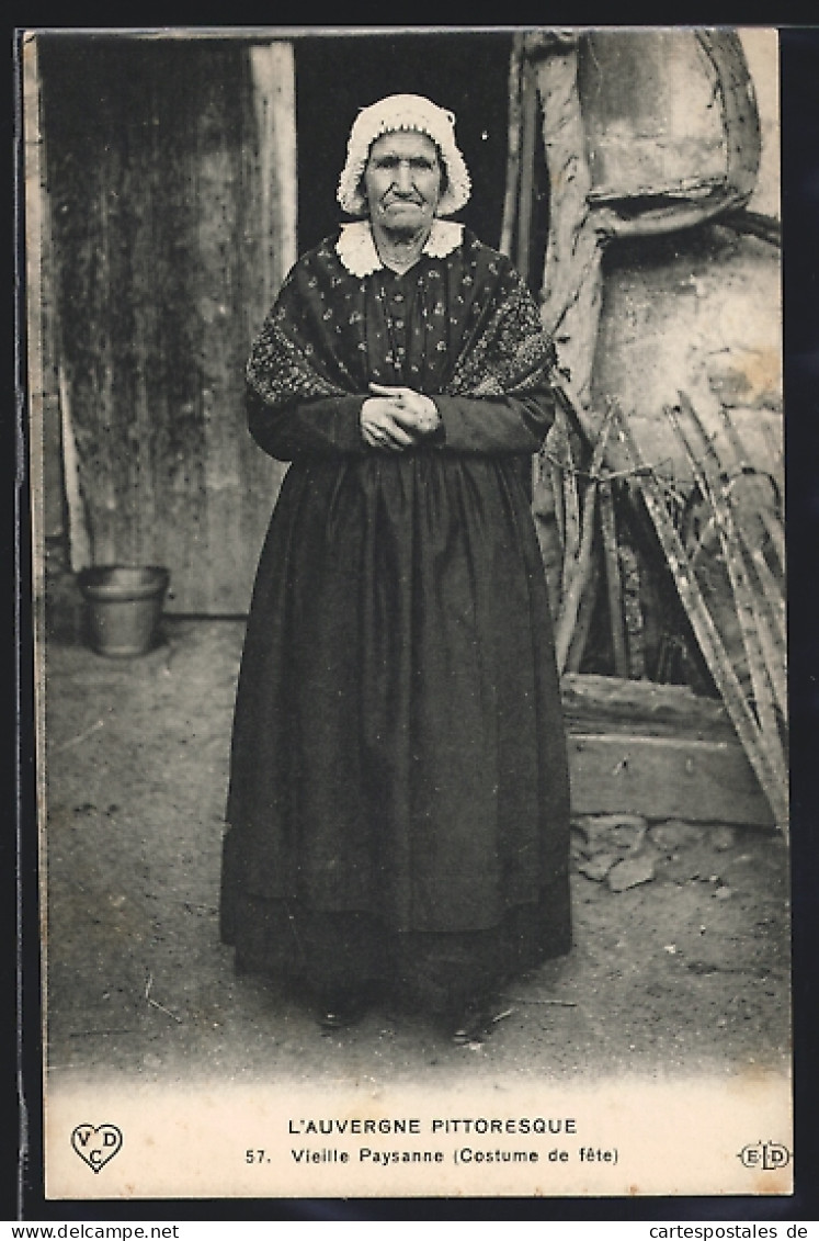 CPA Vieille Paysanne (Costume De Fete), Auvergne  - Zonder Classificatie