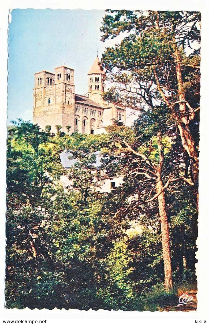 CPSM Dentelée 9 X 14 Puy De Dôme SAINT-NECTAIRE L'Eglise Monument Historique Du XII° Siècle - Saint Nectaire