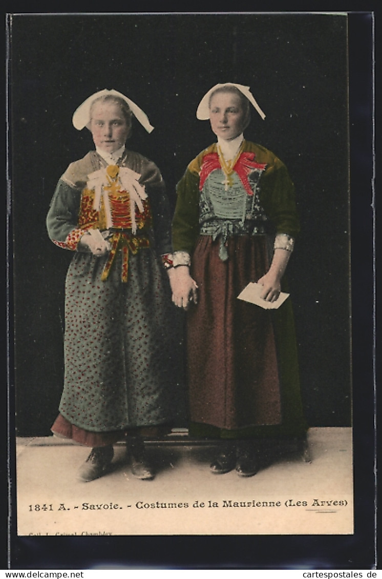 CPA Costumes De La Maurienne, Auvergne  - Ohne Zuordnung