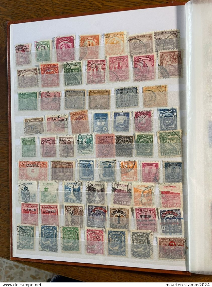 Collection Columbia, Mostly O, At Least 600 Different Stamps - Colombie