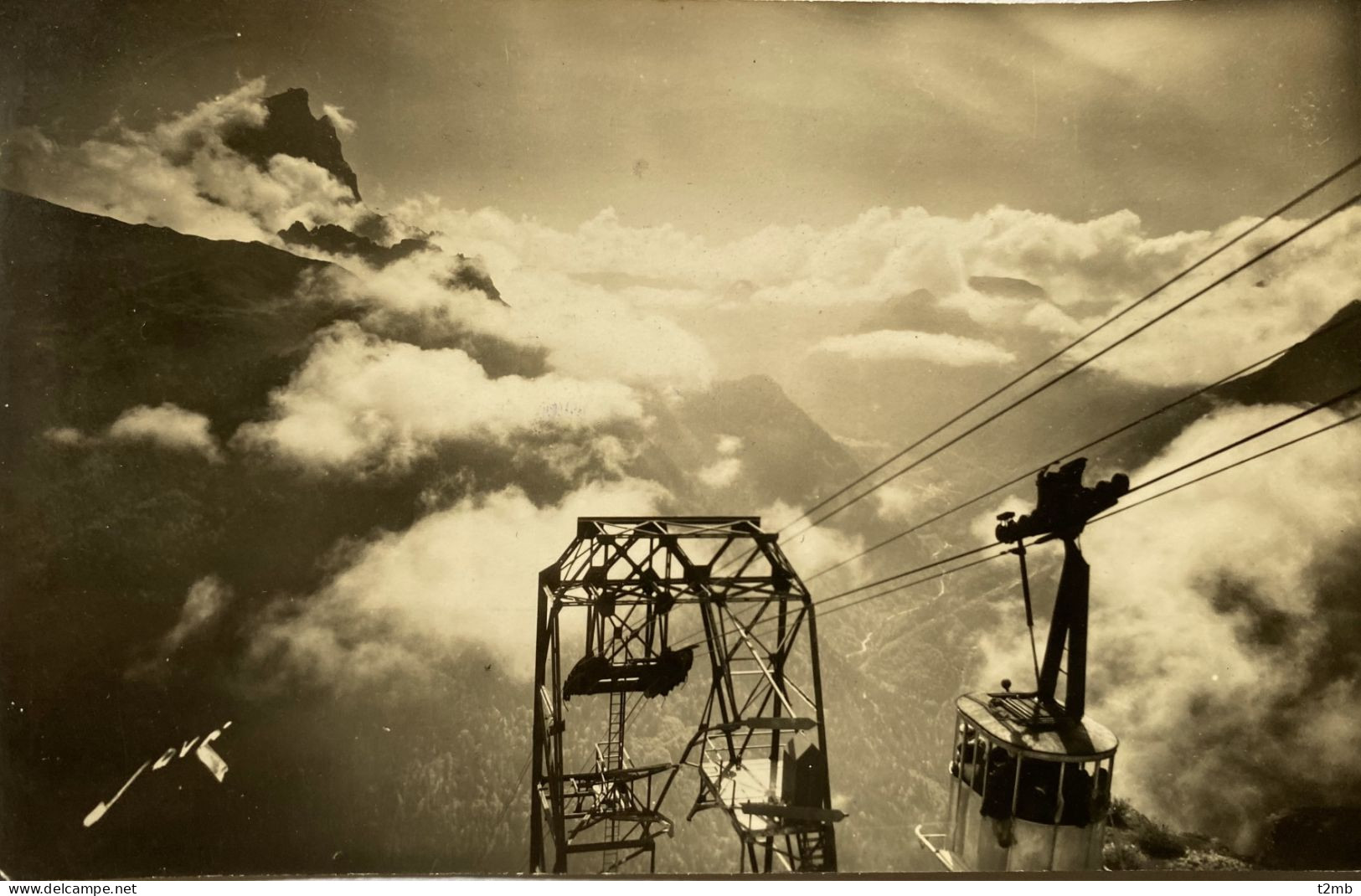 CPSM (Pyrénées Atlantiques). Vallée D'OSSAU, Descente Du Téléphérique Dans Les Nuages - Autres & Non Classés