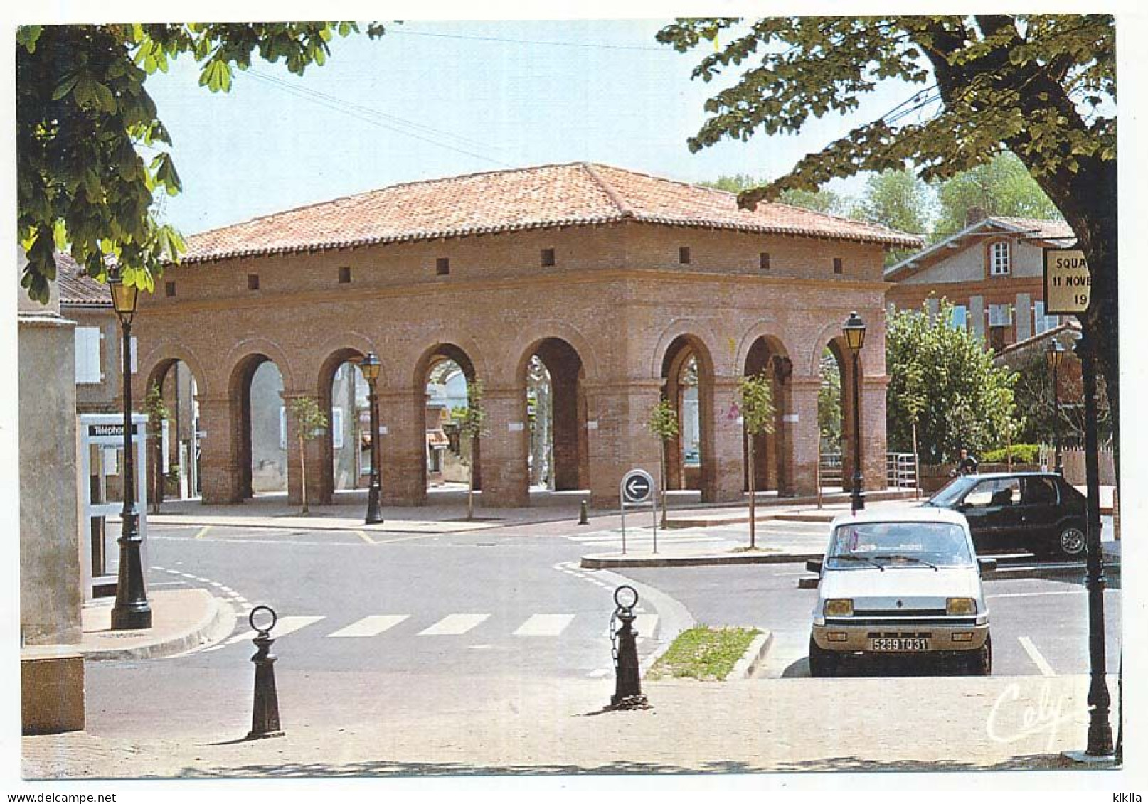 CPSM / CPM 10.5 X 15 Haute Garonne PORTET SUR GARONNE Halle De La Place De La République  Cabine Téléphonique - Other & Unclassified