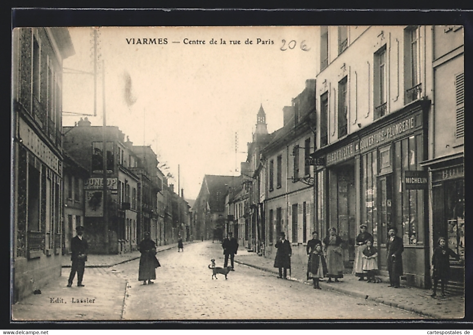 CPA Viarmes, Centre De La Rue De Paris  - Viarmes