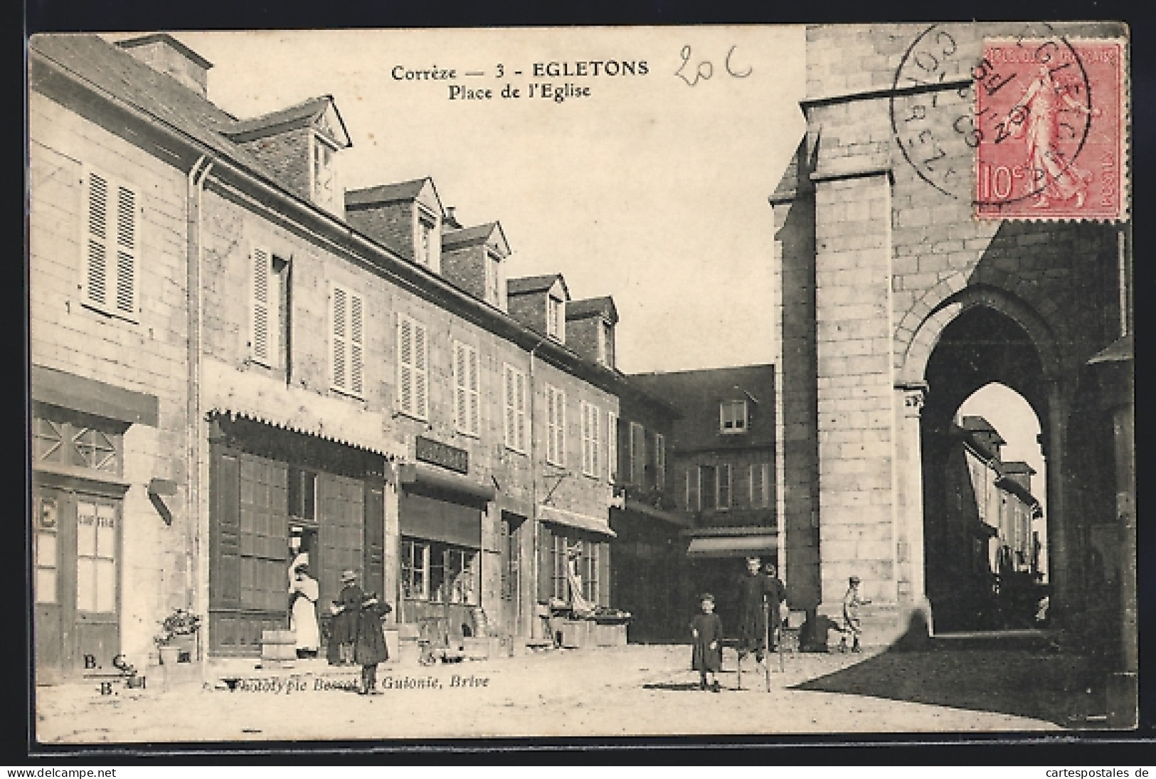 CPA Egletons, Place De L`Eglise  - Egletons