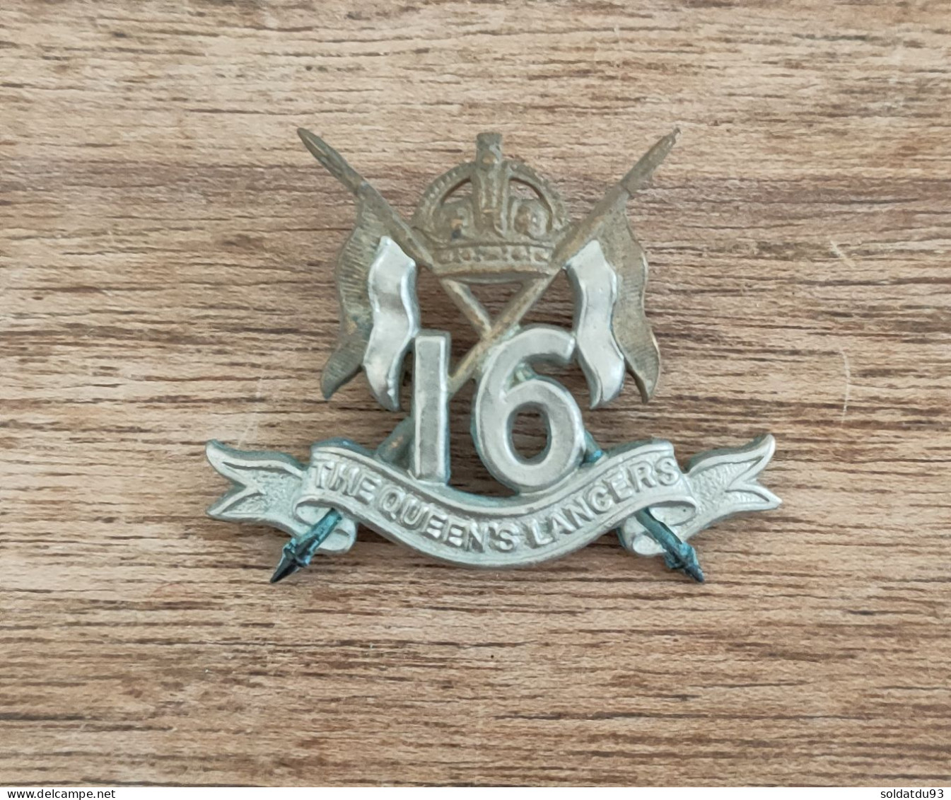 Insigne De Casquette Du 16 Lancier De La Reine (cavalerie) - 1914-18