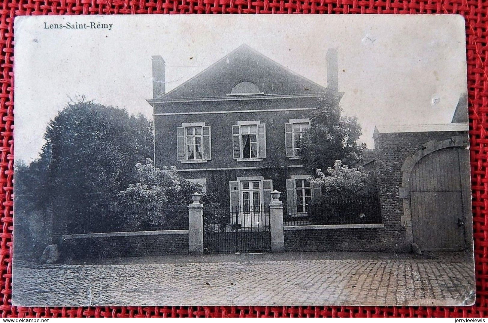 LENS-SAINT-REMY  -  Maison Dans Le Quartier De L'Eglise - Hannut