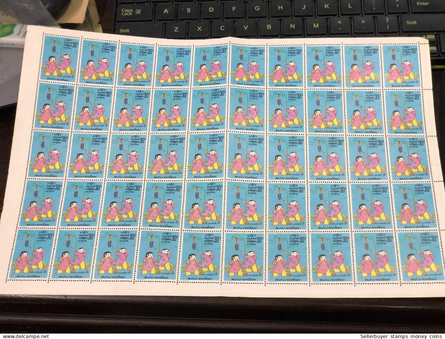 Vietnam South Sheet Stamps Before 1975(30$ Re Jouissances 1975) 1 Pcs 50 Stamps Quality Good - Vietnam