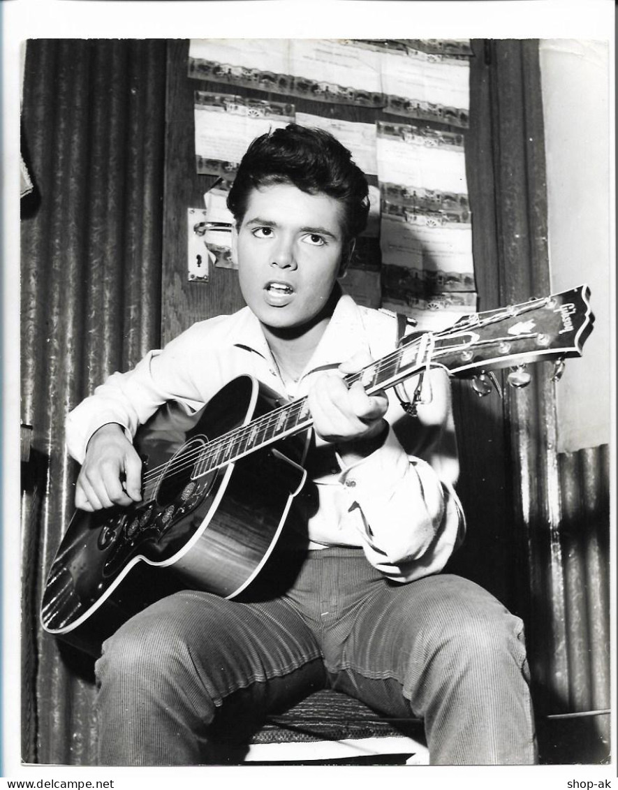 C6388/ Cliff Richard   Pressefoto Foto 25,5 X 20,5 Cm Ca. 1960-65 - Autres & Non Classés