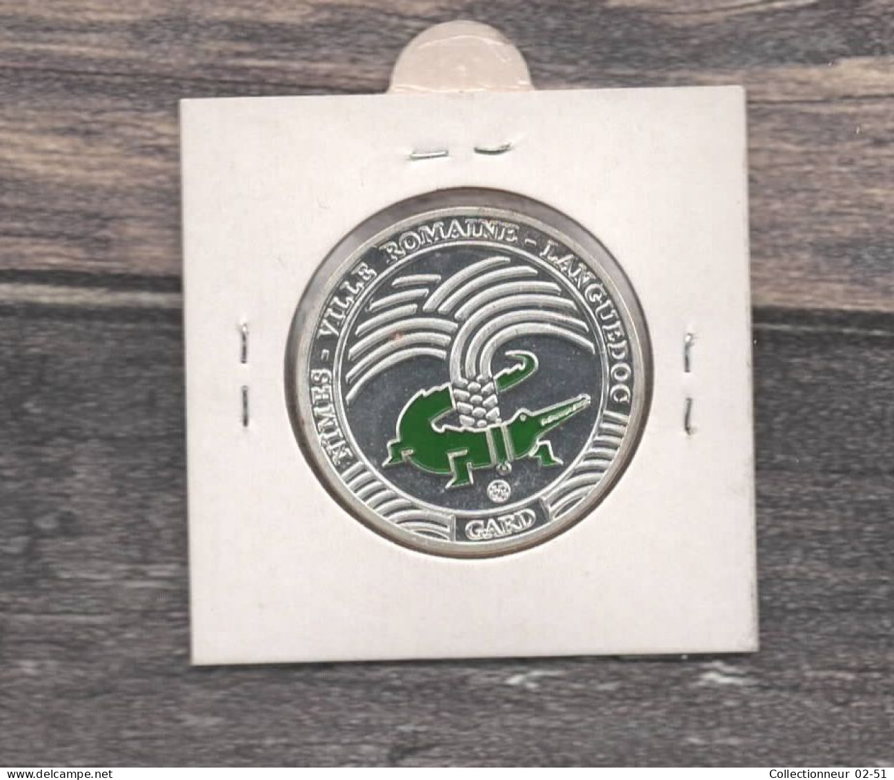 Médaille Souvenirs&Patrimoine : Les Arènes De Nîmes  (couleur Argent) - 2010 - Other & Unclassified