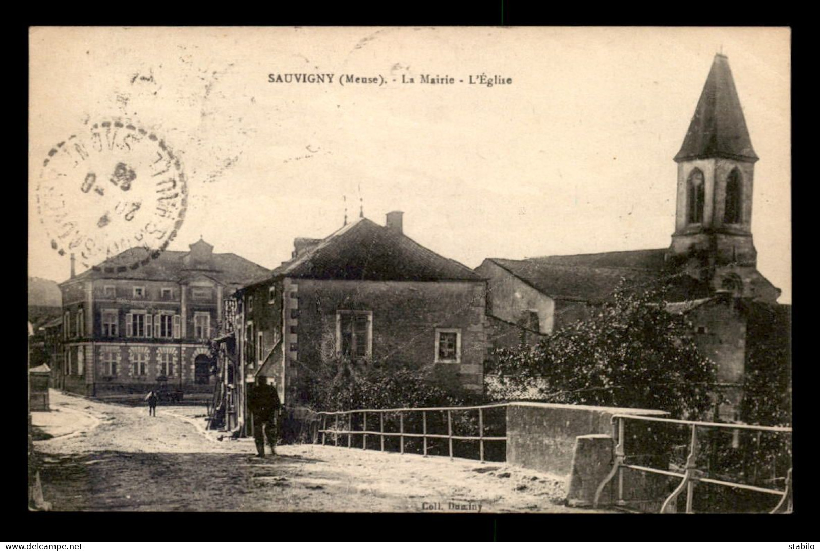 55 - SAUVIGNY - LA MAIRIE ET L'EGLISE - EDITEUR DUMINY - VOIR ETAT - Autres & Non Classés