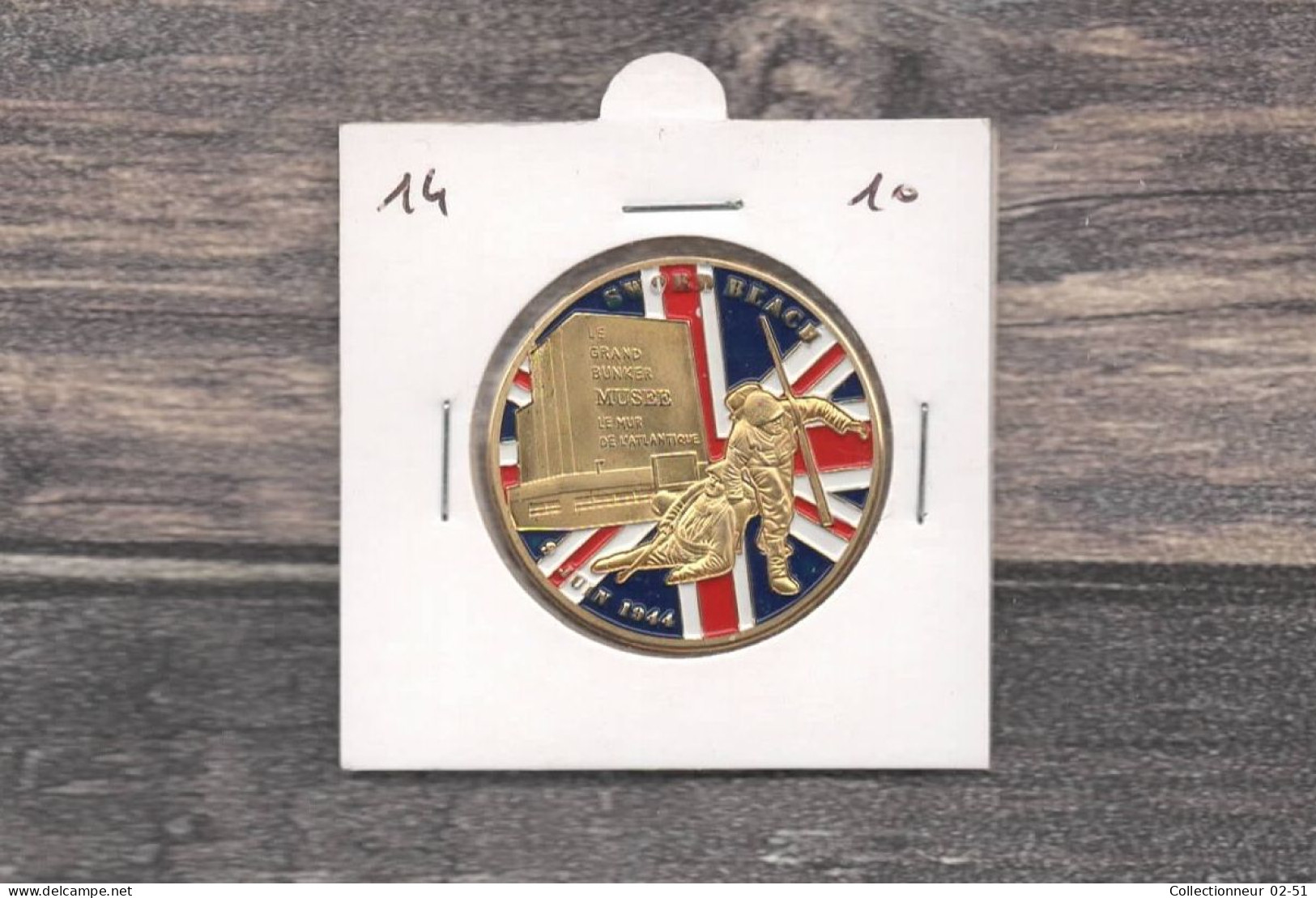 Médaille Souvenirs&Patrimoine : Sword Beach  (couleur Or) - 2010 - Autres & Non Classés
