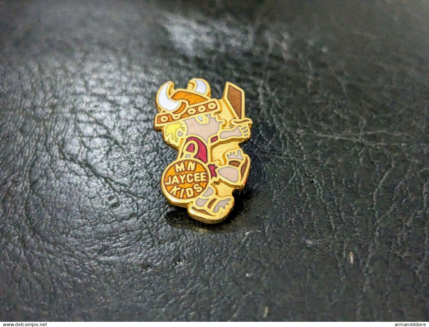 M Pin's Pins MN Jaycee Kids Minnesota Vikings NFL Lapel Pin Football Youth Camp Badge Americain US Taille : 25 * 14 Mm T - Voetbal