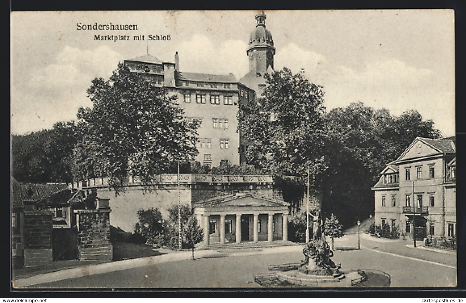 AK Sondershausen / Thüringen, Marktplatz Mit Schloss  - Sondershausen