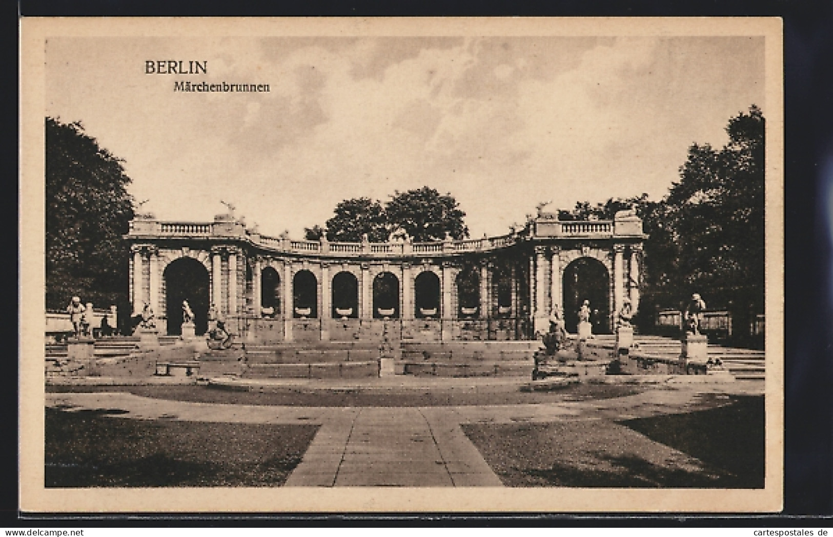 AK Berlin-Friedrichshain, Märchenbrunnen Mit Märchen-Statuen  - Friedrichshain