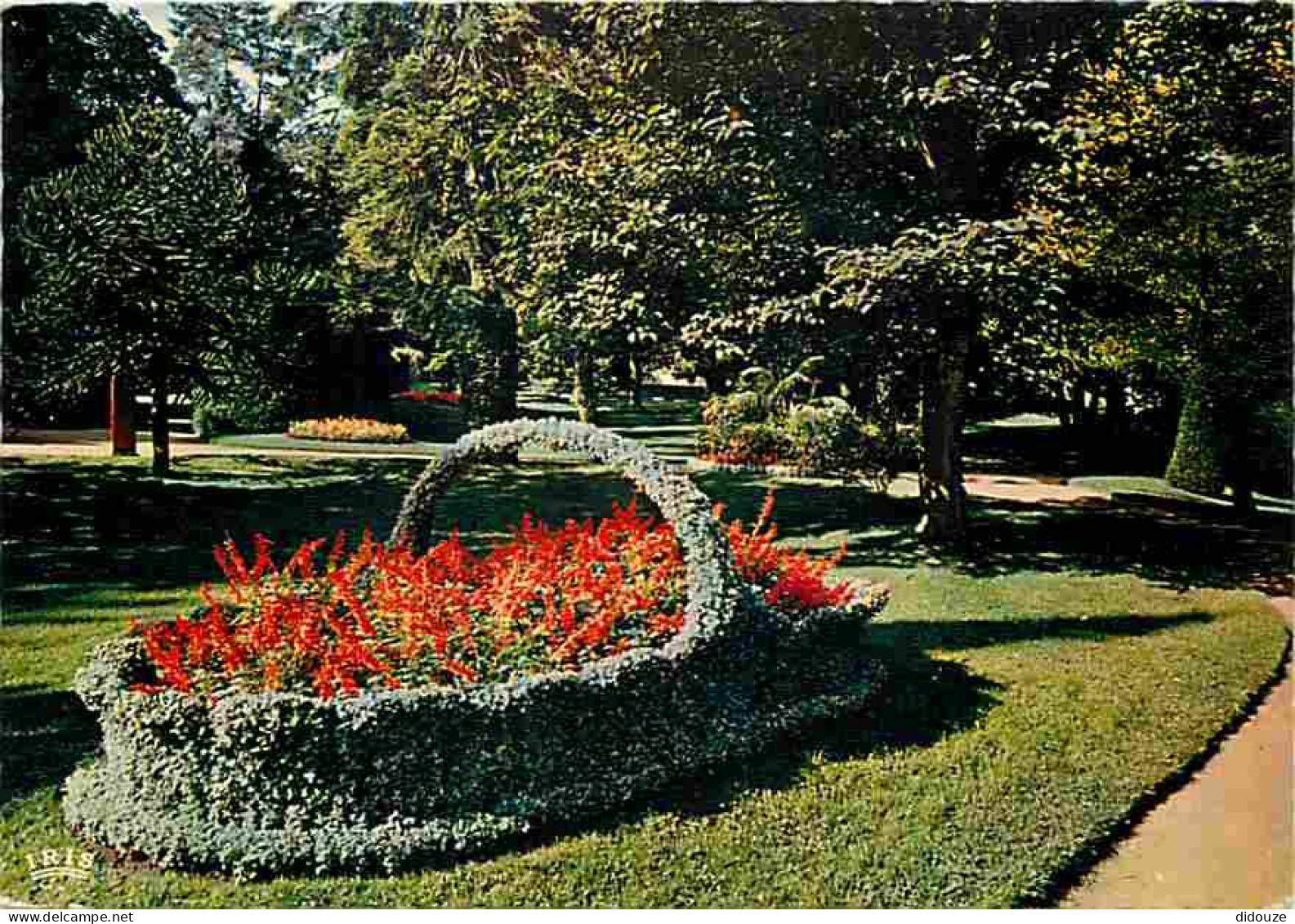 86 - Poitiers - Le Jardin Des Plantes - Parterres De Fleurs - CPM - Voir Scans Recto-Verso - Poitiers