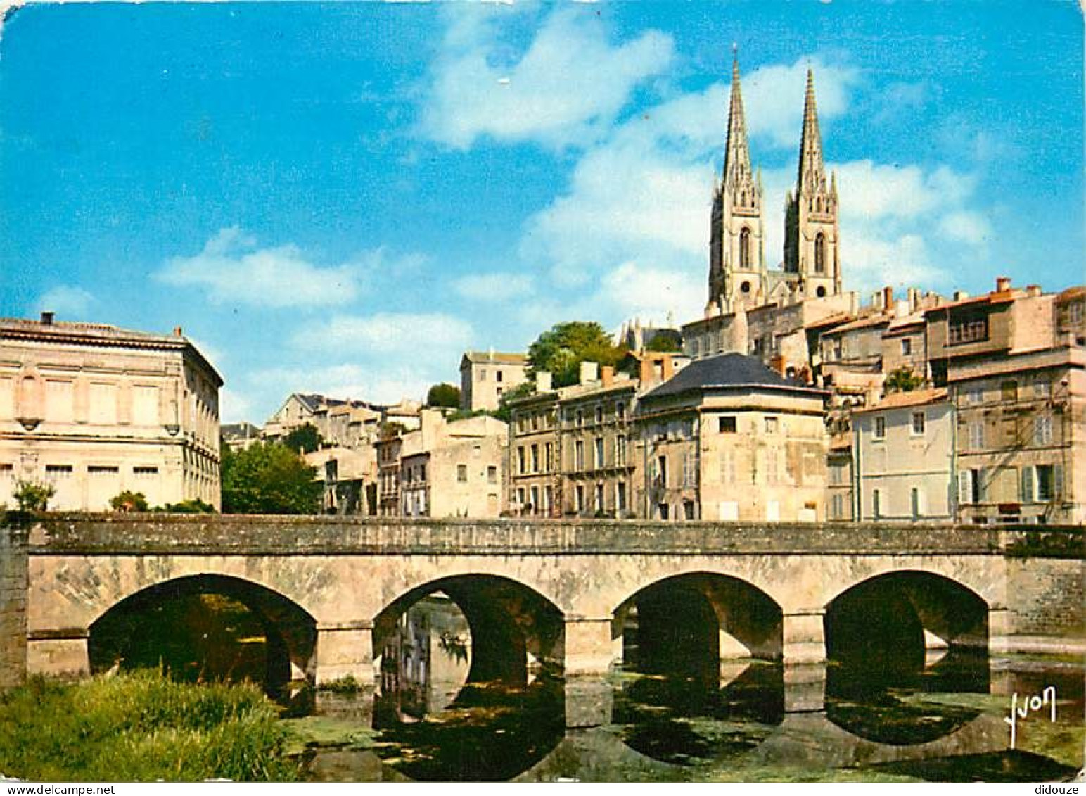 79 - Niort - Le Vieux Pont Sur La Sèvre Niortaise Et L'Eglise Saint-André - CPM - Voir Scans Recto-Verso - Niort