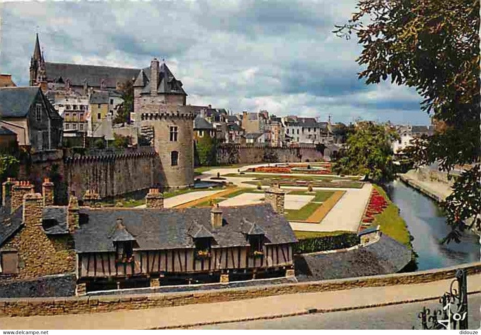 56 - Vannes - Les Remparts Et La Tour Du Connétable - Au Premier Plan Les Lavoirs - CPM - Voir Scans Recto-Verso - Vannes