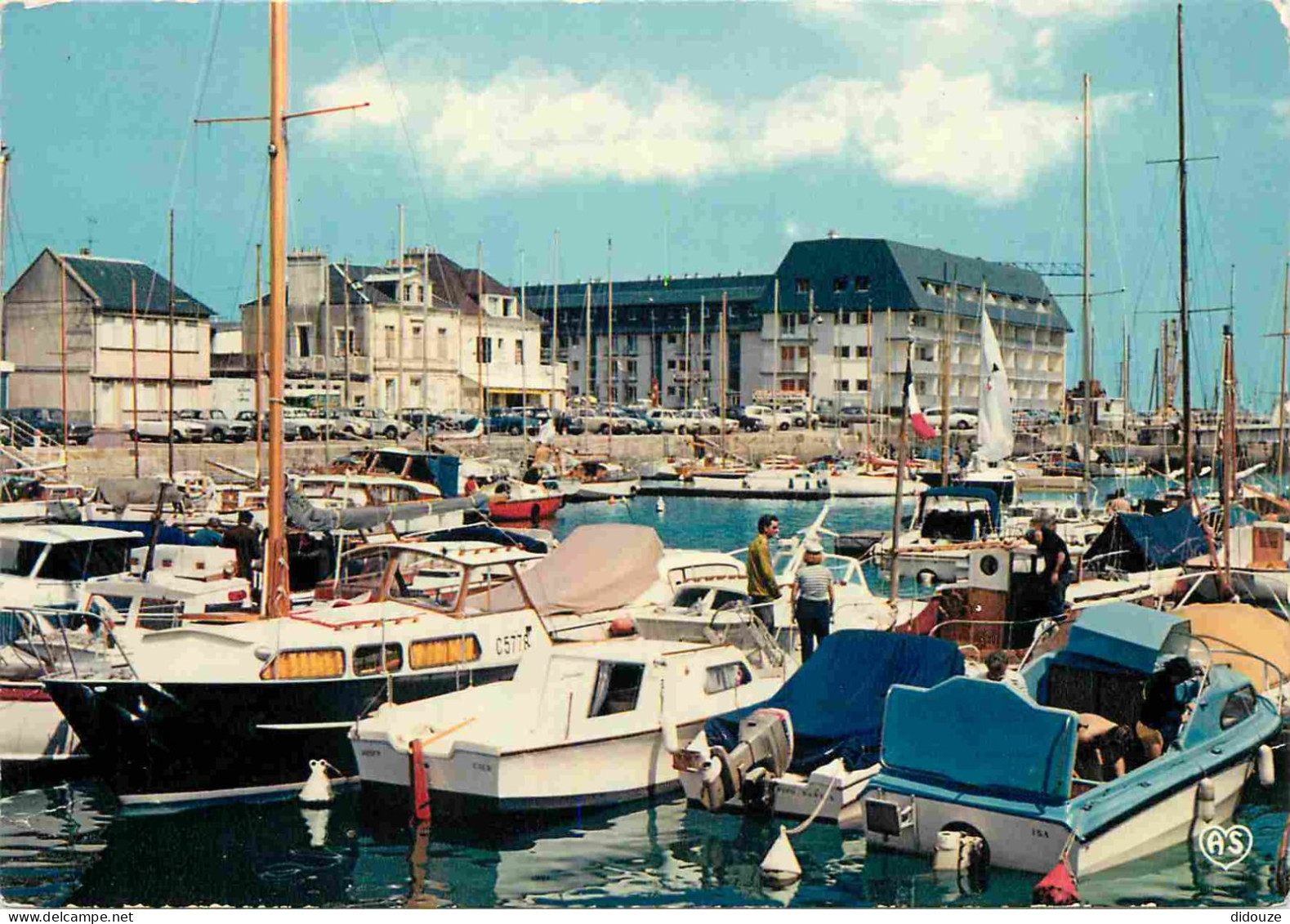 14 - Courseulles Sur Mer - Le Port - Bassin Des Yachts - Bateaux - CPM - Voir Scans Recto-Verso - Courseulles-sur-Mer