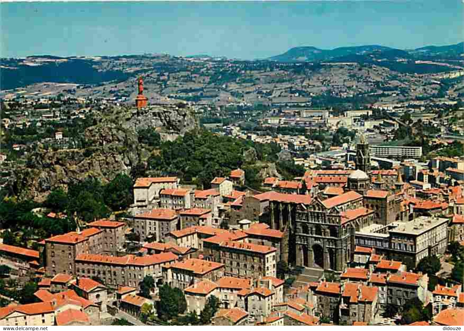 43 - Le Puy En Velay - Vue Générale - Cathédrale - Rocher Corneille - Statue De Notre-Dame De France - CPM - Voir Scans  - Le Puy En Velay