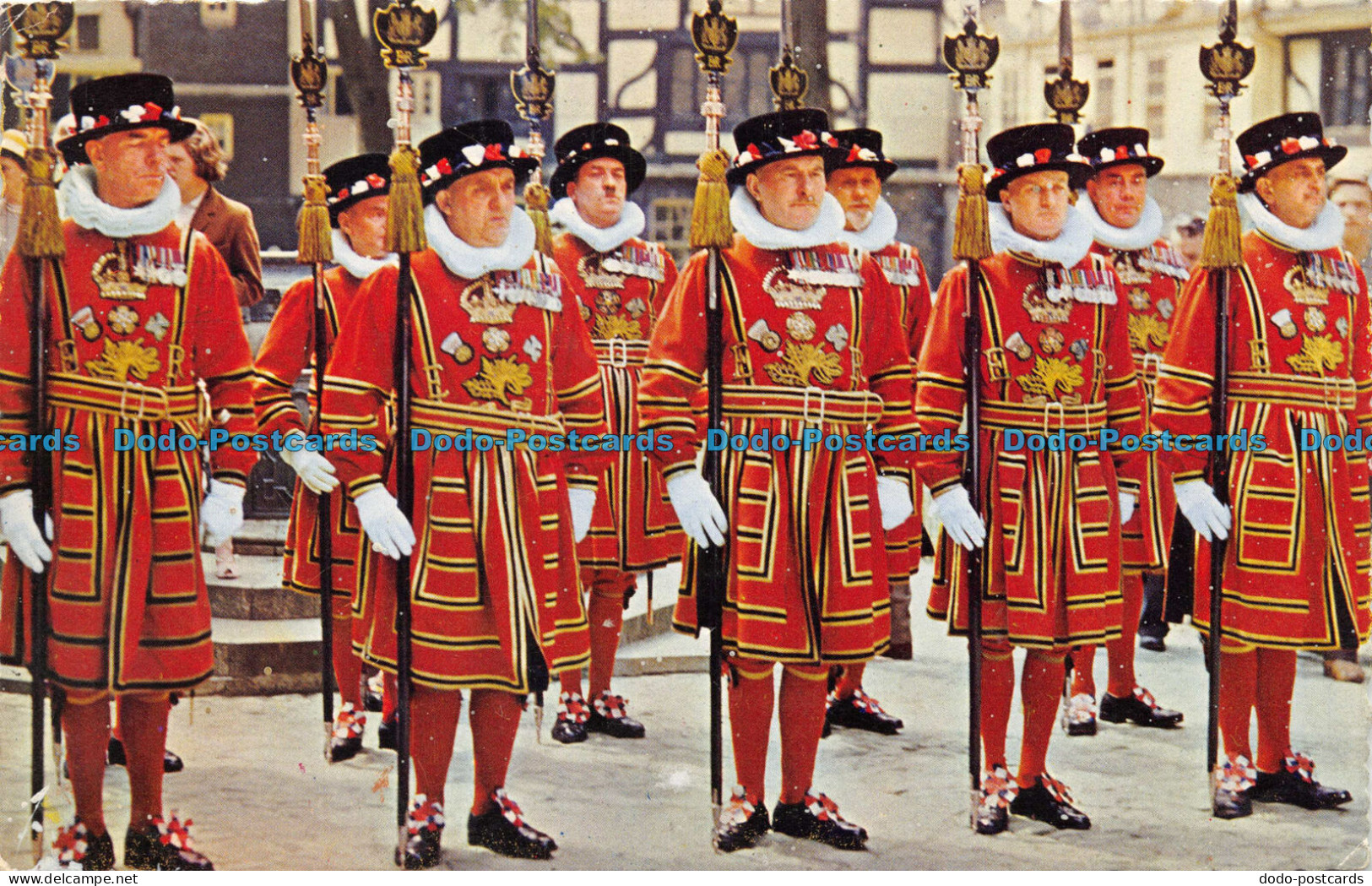 R069471 Yeomen Warders At The Tower Of London - Other & Unclassified