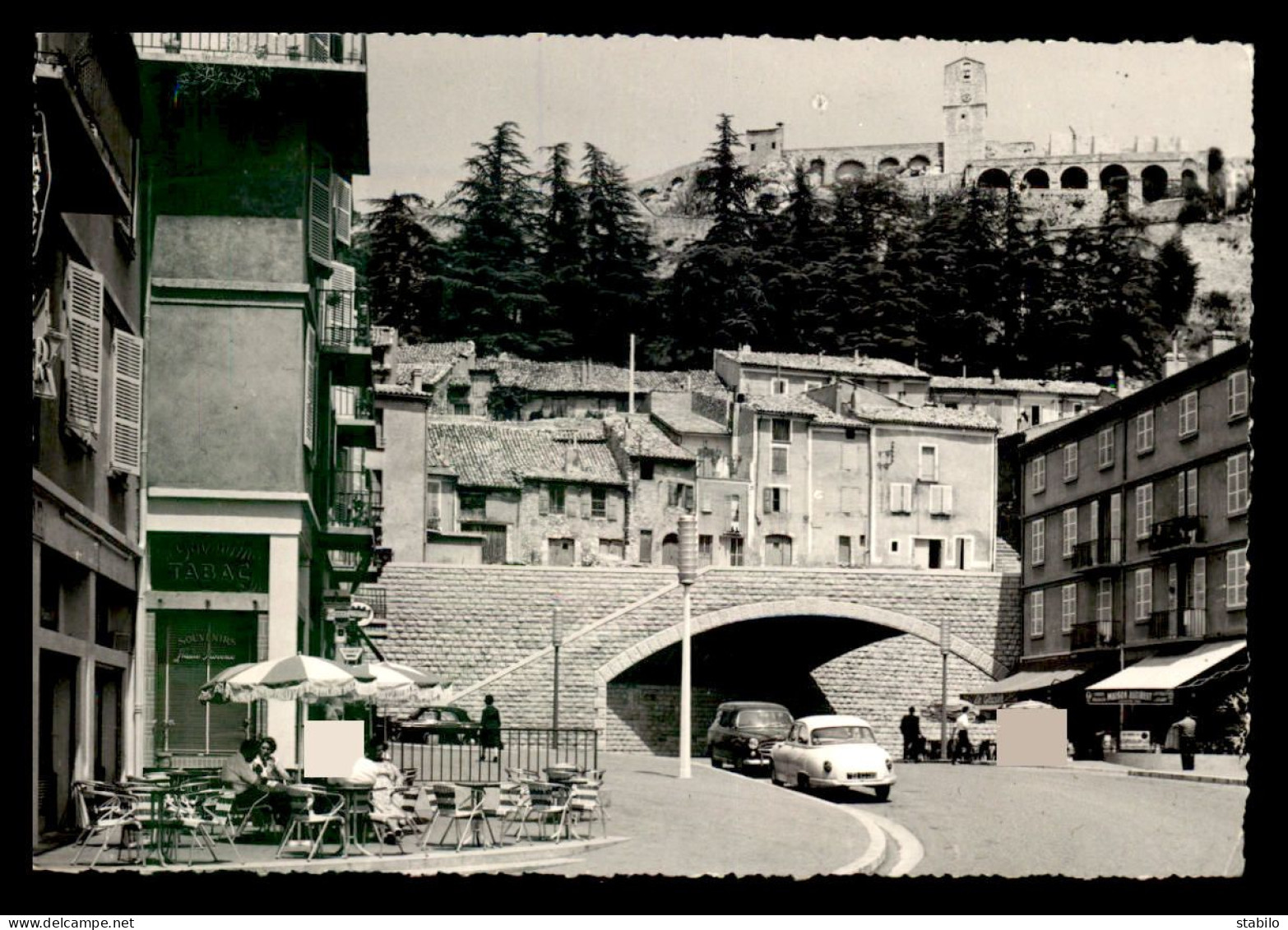 AUTOMOBILES - PANHARD IMMATRICULEE 758 EZ 06 - SISTERON, CENTRE VILLE - Toerisme