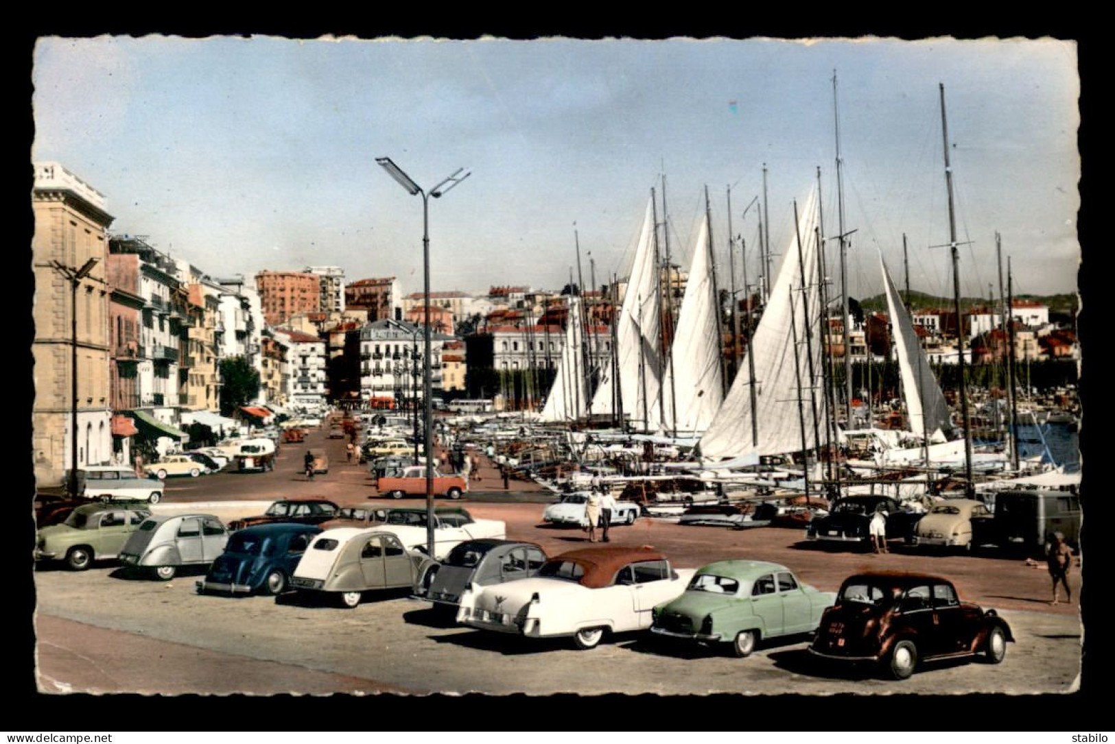 AUTOMOBILES - CANNES, QUAI ST-PIERRE - Toerisme