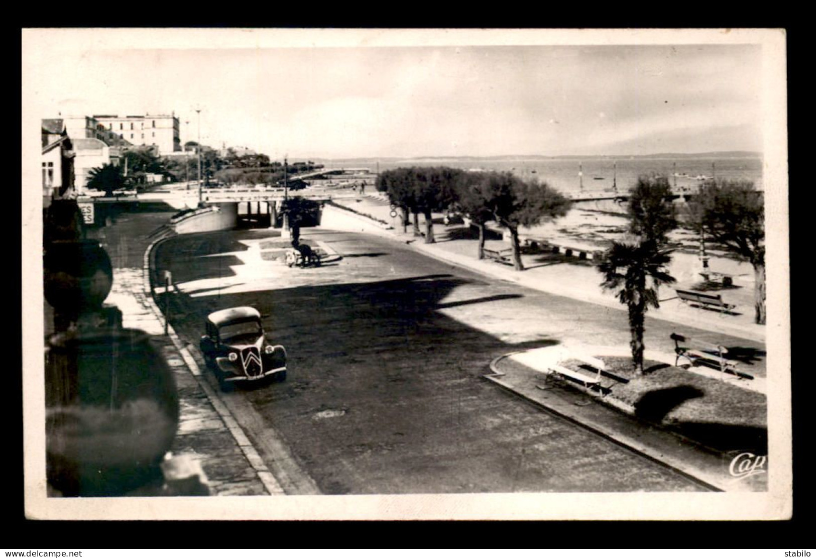 AUTOMOBILES - TRACTION CITROEN - ARCACHON, BOULEVARD PROMENADE - Toerisme