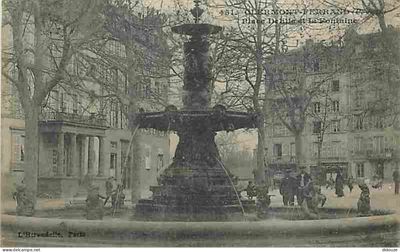 63 - Clermont Ferrand - Place Delille Et La Fontaine - Animée - CPA - Voir Scans Recto-Verso - Clermont Ferrand