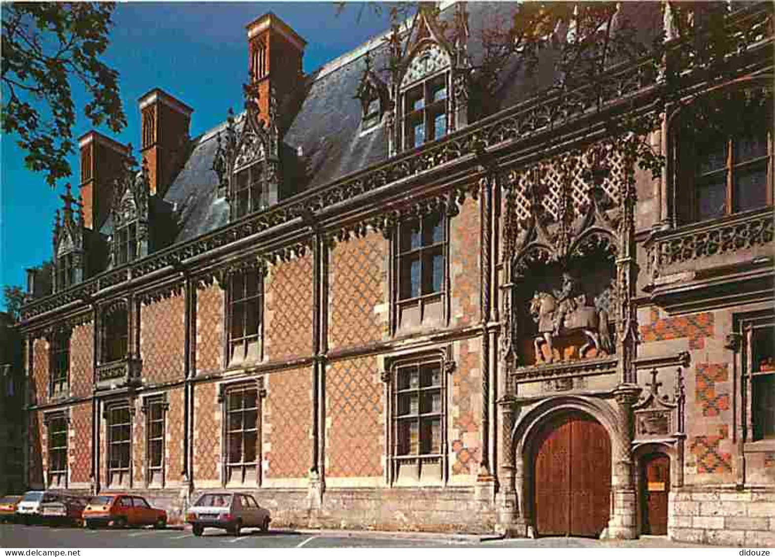41 - Blois - Le Château - Façade Extérieure De L'aile Louis Xll - Automobiles - Carte Neuve - CPM - Voir Scans Recto-Ver - Blois