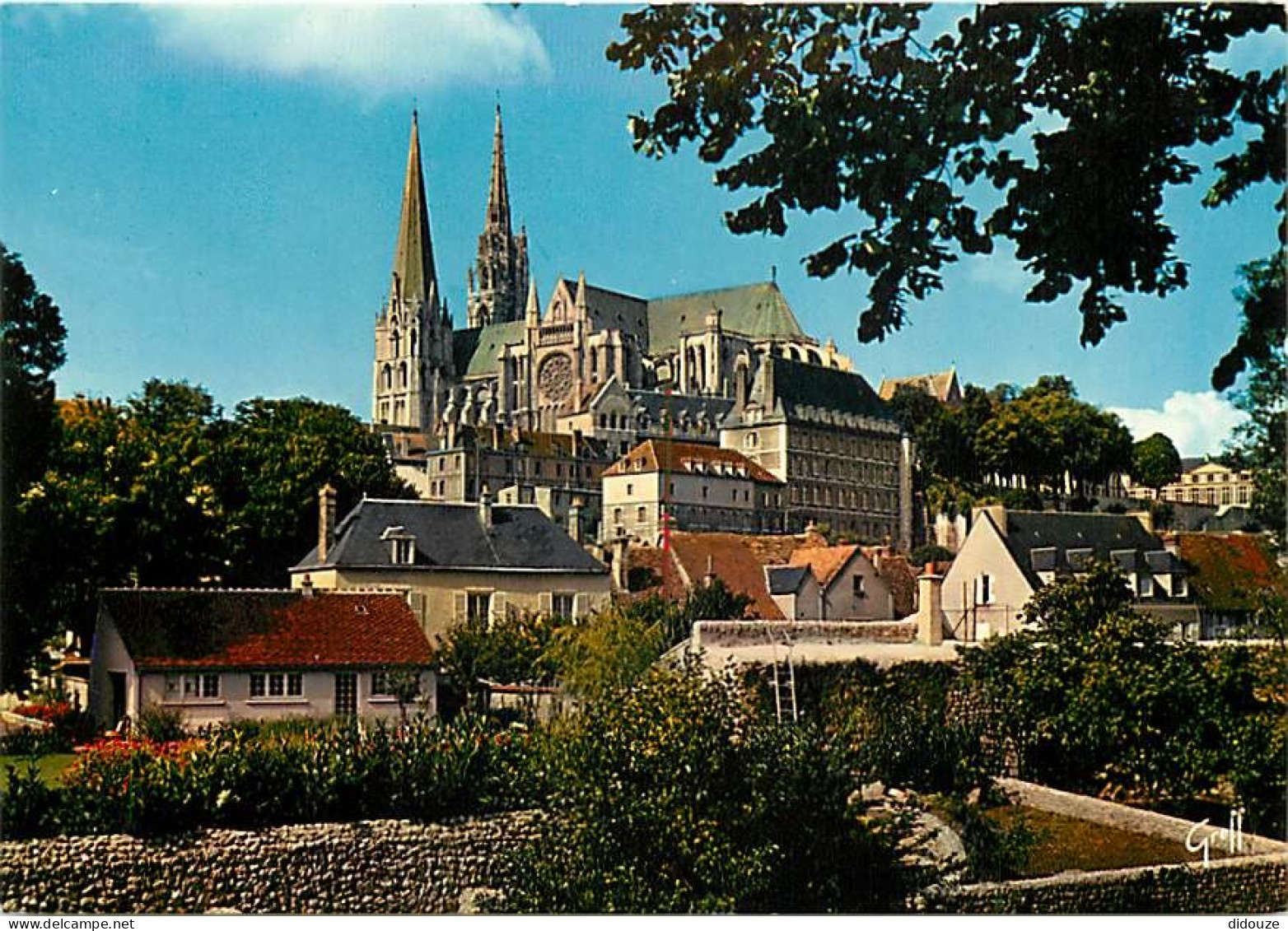 28 - Chartres - Vue Générale De La Cathédrale - CPM - Voir Scans Recto-Verso - Chartres